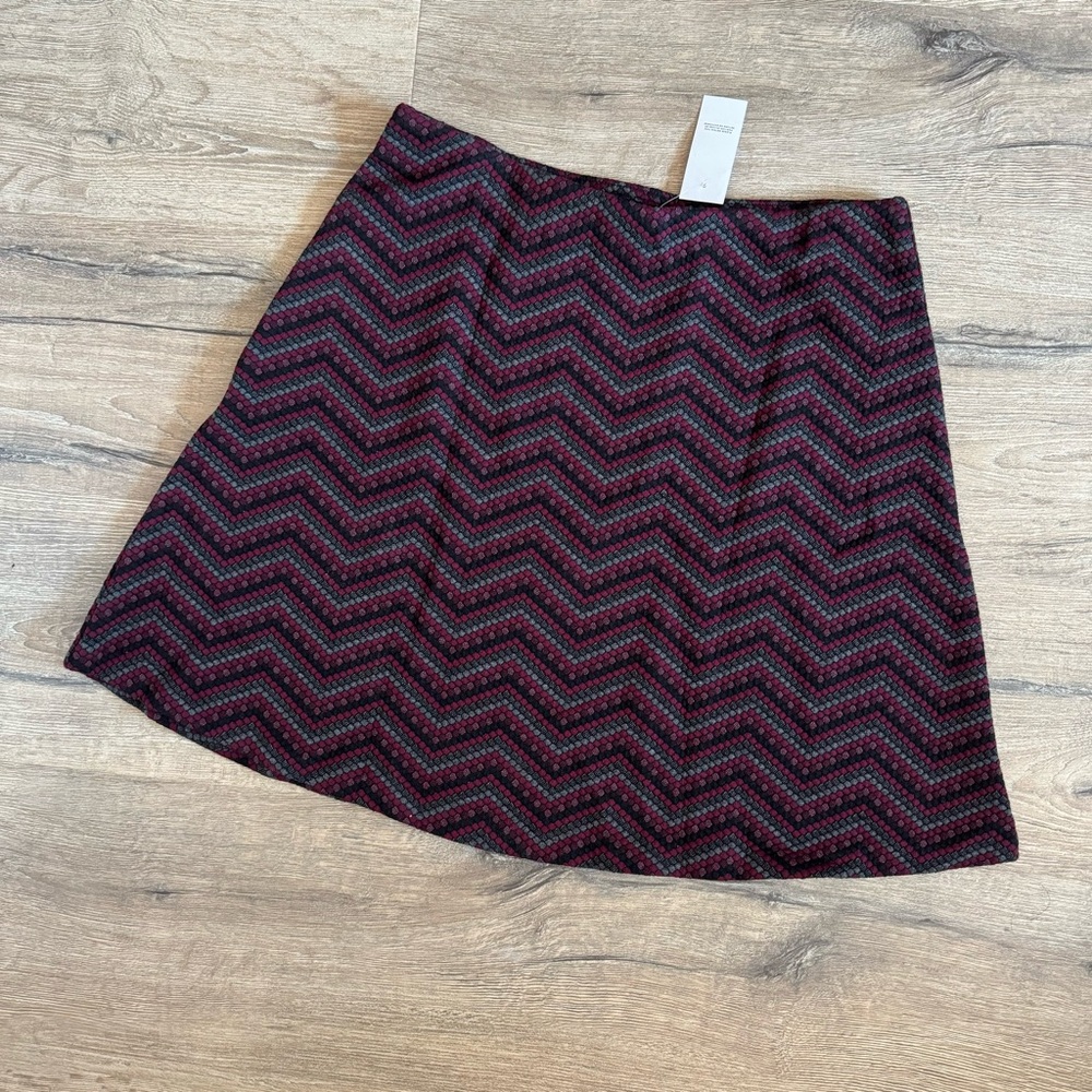 LOFT | Textured circle/skater skirt